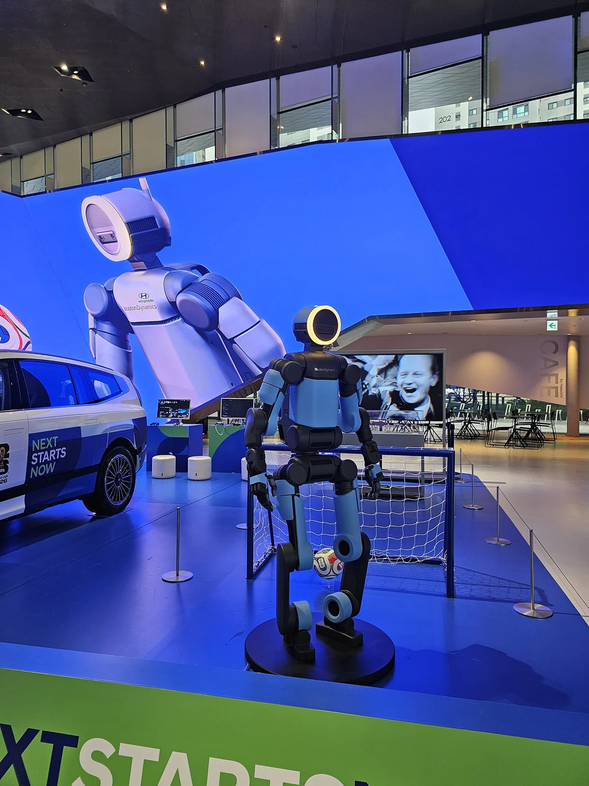 Electric Atlas humanoid on display at Hyundai Motorstudio Goyang